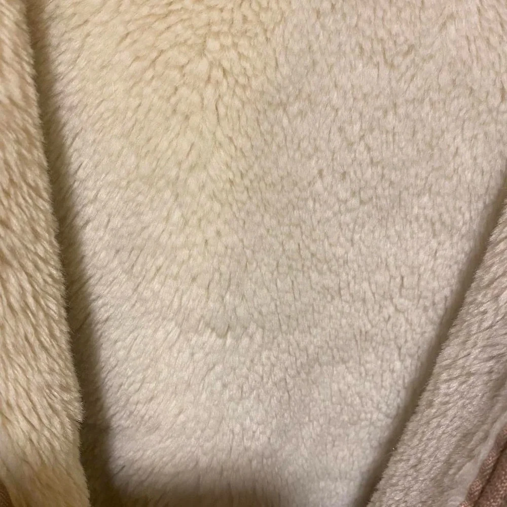 Cozy Cream Faux Fur Winter Coat - Picture 4 of 6